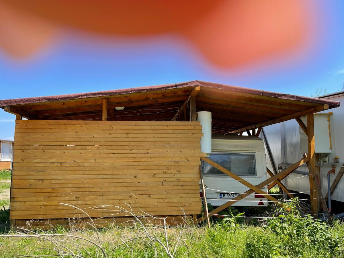 Sea Caravan On The Beach Hotel Kiten  Exterior photo